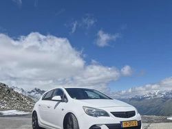 Wit Gebruikt 2012 Opel Astra MPV | € 9.600