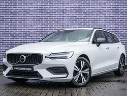 Wit Gebruikt 2020 Volvo V60 Momentum Stationwagen | € 26.399 (Goede deal)