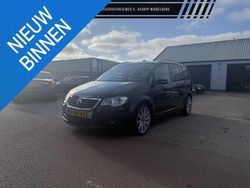 Mpv Gebruikt 2010 VW Touran Highline MPV | € 2.499