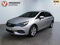 Grijs Gebruikt 2021 Opel Astra Elegance Stationwagen | € 15.795 (Goede deal)