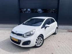 Wit Gebruikt 2013 Kia Rio Plus MPV | € 5.750 (Eerlijke prijs)