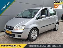 Grijs Gebruikt 2004 Fiat Idea Dynamic MPV | € 999 (Goede deal)