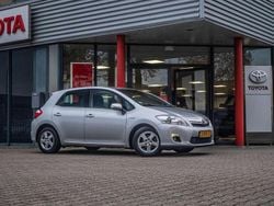 Grijs, metallic lak Gebruikt 2011 Toyota Auris Hybrid Hatchback | € 7.495 (Eerlijke prijs)
