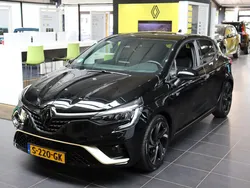 Zwart Gebruikt 2023 Renault Clio V Engineered Hatchback | € 24.450 (Iets duurder)