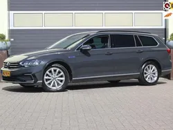 Grijs Gebruikt 2021 VW Passat Business Stationwagen | € 23.700 (Goede deal)