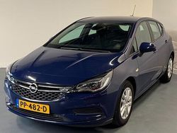 Blauw Gebruikt 2017 Opel Astra Edition Hatchback | € 8.950 (Goede deal)