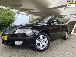 Zwart Gebruikt 2008 Skoda Octavia Ambiente Stationwagen | € 2.850 (Iets duurder)