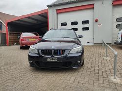 Zwart (metallic) Gebruikt 2005 BMW 523 M Sport Stationwagen | € 8.999 (Iets duurder)