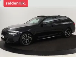 Zwart Gebruikt 2022 BMW 530e M Sport Stationwagen | € 32.900 (Eerlijke prijs)