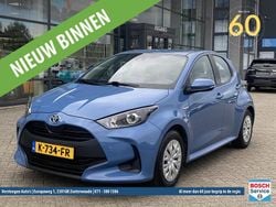 Blauw Gebruikt 2020 Toyota Yaris Hybrid Active Hatchback | € 18.950 (Eerlijke prijs)