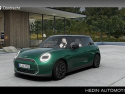 Groen Nieuw 2025 Mini Cooper Favoured Hatchback | € 32.300 (Eerlijke prijs)