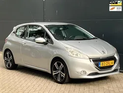 Grijs Gebruikt 2012 Peugeot 208 Envy Hatchback | € 4.445 (Duur)