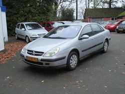 Grijs (metallic) Gebruikt 2003 Citroën C5 Prestige Hatchback | € 1.499 (Eerlijke prijs)