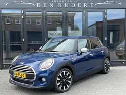 Blauw, metallic lak Gebruikt 2018 Mini ONE Pepper Hatchback | € 15.950 (Eerlijke prijs)