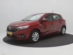 Rood Gebruikt 2021 Dacia Sandero Comfort Hatchback | € 12.680 (Eerlijke prijs)