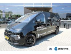 Zwart Nieuw 2024 Hyundai Staria Van | € 26.722