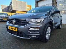 Grijs, metallic lak Gebruikt 2020 VW T-Roc Style SUV | € 17.950 (Goede deal)