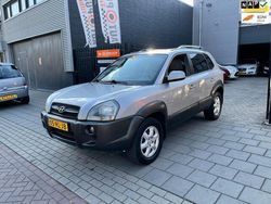 Grijs, metallic lak Gebruikt 2005 Hyundai Tucson Dynamiq SUV | € 2.499 (Eerlijke prijs)