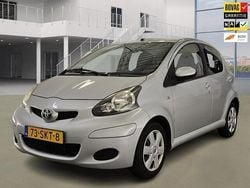 Grijs Gebruikt 2011 Toyota Aygo Comfort Hatchback | € 5.950 (Iets duurder)