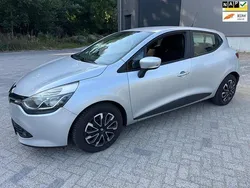 Grijs Gebruikt 2013 Renault Clio IV Dynamique Hatchback | € 4.400 (Eerlijke prijs)