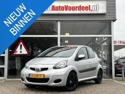 Grijs Gebruikt 2010 Toyota Aygo Comfort Hatchback | € 2.749 (Eerlijke prijs)