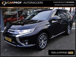 Zwart (metallic) Gebruikt 2015 Mitsubishi Outlander P-HEV SUV | € 15.945 (Iets duurder)