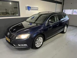 Blauw, metallic lak Gebruikt 2011 VW Passat Comfortline Stationwagen | € 7.950 (Iets duurder)