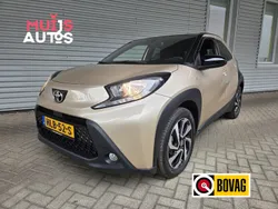 Grijs Gebruikt 2023 Toyota Aygo Pulse Hatchback | € 18.995 (Eerlijke prijs)