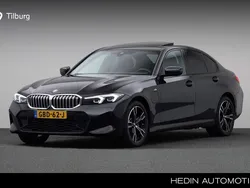 Zwart Gebruikt 2024 BMW 320e Comfort Edition Sedan | € 45.880 (Eerlijke prijs)