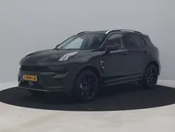 Zwart, metallic lak Gebruikt 2023 Lynk & Co 01 SUV | € 27.900 (Eerlijke prijs)