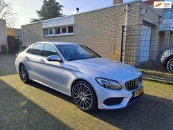 Grijs Gebruikt 2017 Mercedes C300 Prestige Sedan | € 22.950 (Goede deal)