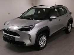 Zilver Nieuw 2025 Toyota Yaris Active SUV | € 30.745