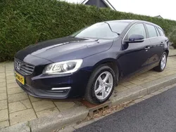 Blauw Gebruikt 2018 Volvo V60 Stationwagen | € 17.950