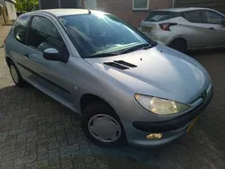 Grijs Gebruikt 2001 Peugeot 206 Hatchback | € 899 (Eerlijke prijs)