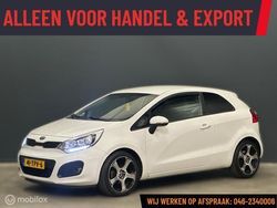 Wit Gebruikt 2012 Kia Rio Hatchback | € 2.150 (Goede deal)