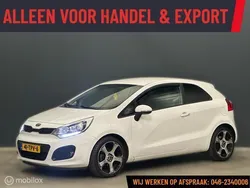 Wit Gebruikt 2012 Kia Rio Hatchback | € 2.295 (Eerlijke prijs)