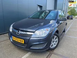 Grijs Gebruikt 2009 Opel Astra Selection Hatchback | € 2.950 (Iets duurder)