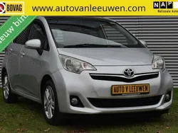 Grijs Gebruikt 2012 Toyota Verso-S MPV | € 9.920 (Iets duurder)