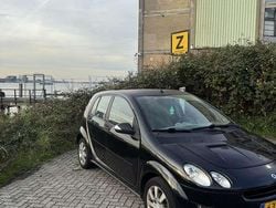 Zwart Gebruikt 2004 Smart ForFour Hatchback | € 999 (Eerlijke prijs)