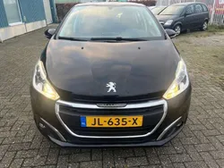 Zwart Gebruikt 2016 Peugeot 208 Hatchback | € 5.299 (Eerlijke prijs)