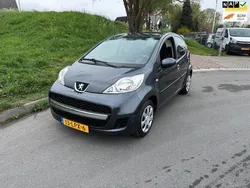 Grijs Gebruikt 2010 Peugeot 107 Hatchback | € 3.949 (Iets duurder)