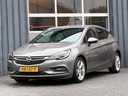 Grijs Gebruikt 2017 Opel Astra Innovation Hatchback | € 7.999 (Eerlijke prijs)