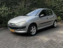 Grijs Gebruikt 2001 Peugeot 206 Hatchback | € 799 (Eerlijke prijs)