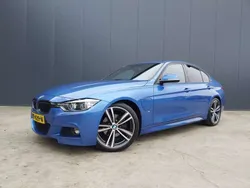 Blauw Gebruikt 2016 BMW 330e Executive Sedan | € 20.745 (Eerlijke prijs)