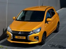 Geel, metallic lak Gebruikt 2021 Mitsubishi Space Star Hatchback | € 16.949 (Eerlijke prijs)