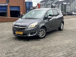 Grijs Gebruikt 2017 Opel Meriva Cosmo MPV | € 9.895 (Iets duurder)
