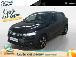 Noir nacré 676 (donker zwart) Gebruikt 2024 Dacia Sandero Expression Hatchback | € 18.395 (Eerlijke prijs)