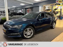 Blauw, metallic lak Gebruikt 2022 Skoda Superb Business Line Stationwagen | € 25.900 (Super prijs)