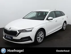 Wit Gebruikt 2022 Skoda Octavia Style Stationwagen | € 25.900 (Eerlijke prijs)