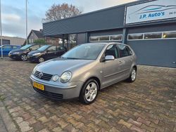 Grijs Gebruikt 2004 VW Polo Hatchback | € 1.750 (Eerlijke prijs)